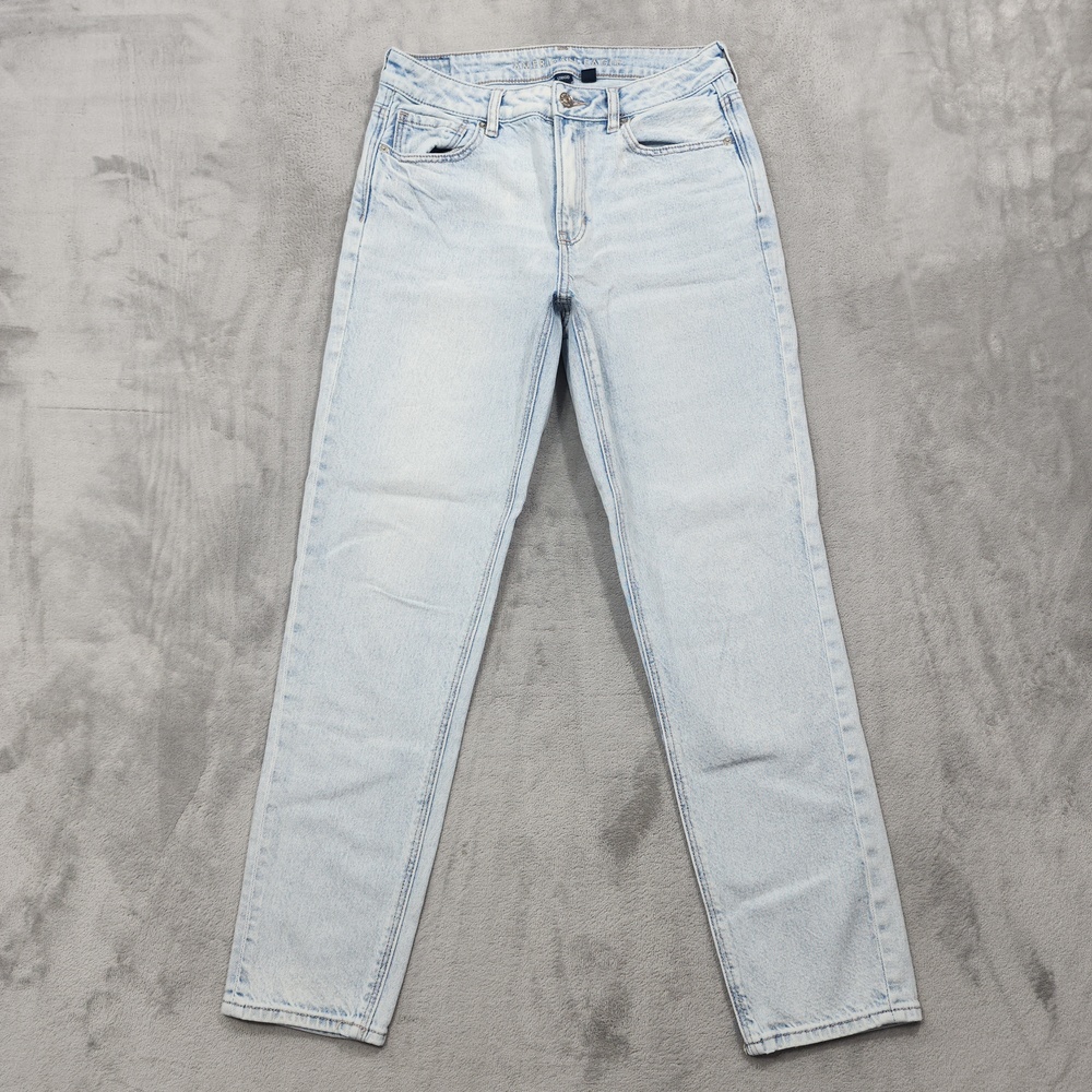American Eagle Jeans Womens 6 Blue High Rise Mom Relaxed Strigid Light Wash